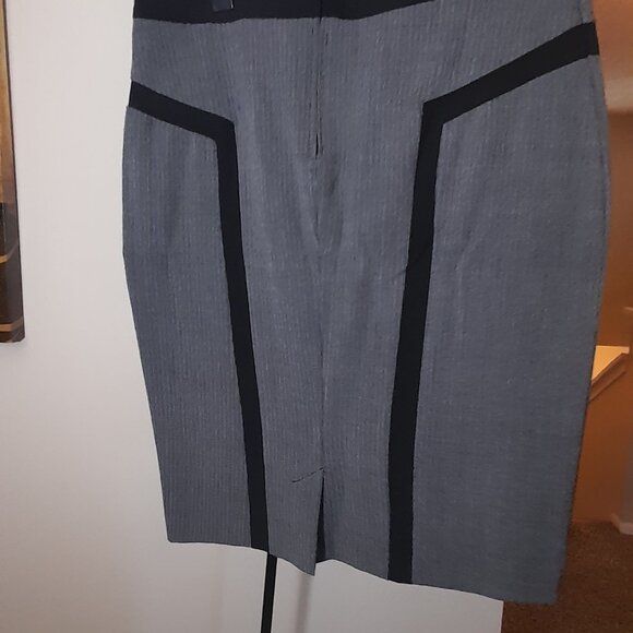 Grey Skirt - Picture 2 of 2
